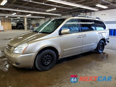 2009 KIA SEDONA LX KNDMB233696273175 - główne zdjęcie licytacji z USA - miniatura