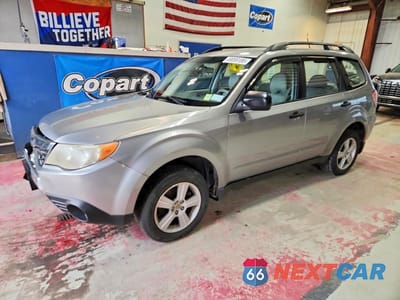 2010 SUBARU FORESTER XS JF2SH6BC5AH917354 - główne zdjęcie licytacji z USA - miniatura