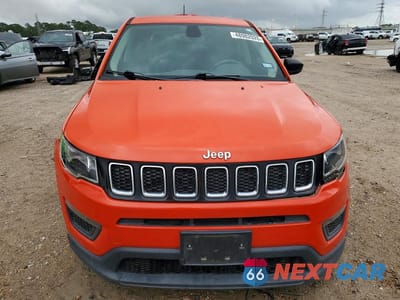 Piąte zdjęcie samochodu w środku: 2021 JEEP COMPASS SPORT VIN:3C4NJCAB6MT552907 - miniatura