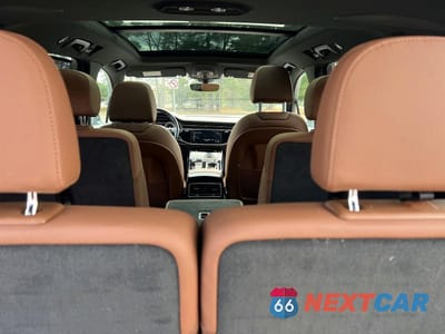 Zdjęcie 9 z 10 samochodu: 2021 AUDI Q7 PREMIUM PLUS VIN:WA1LXAF7XMD025404 - miniatura