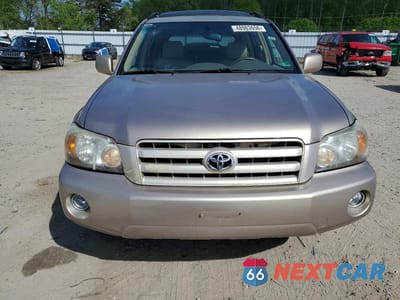 Piąte zdjęcie samochodu w środku: 2004 TOYOTA HIGHLANDER LIMITED VIN:JTEDP21A340036377 - miniatura