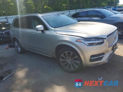 Czwarte zdjęcie samochodu z boku: 2016 VOLVO XC90 T6 VIN:YV4A22PL8G1035963 - miniatura