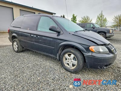Czwarte zdjęcie samochodu z boku: 2005 DODGE GRAND CARAVAN SXT VIN:2D8GP44L45R160242 - miniatura