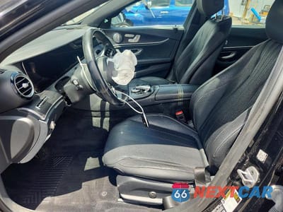 Zdjęcie 7 z 12 samochodu: 2019 MERCEDES-BENZ E 300 VIN:WDDZF4JB3KA543231 - miniatura