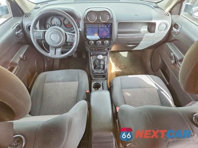 Zdjęcie 8 z 12 samochodu: 2016 JEEP PATRIOT SPORT VIN:1C4NJPBA6GD667188 - miniatura
