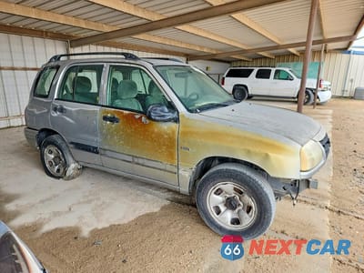 Czwarte zdjęcie samochodu z boku: 2001 SUZUKI VITARA JS VIN:2S3TE52V616105771 - miniatura