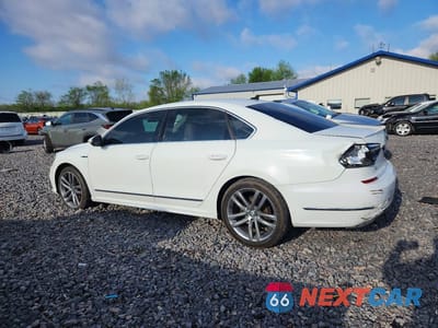 Drugie zdjęcie samochodu z przodu: 2017 VOLKSWAGEN PASSAT R-LINE VIN:1VWDT7A3XHC003523 - miniatura