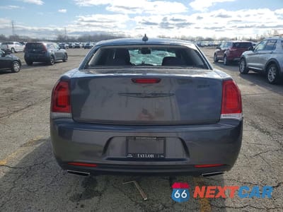 Zdjęcie 6 z 12 samochodu: 2020 CHRYSLER 300 TOURING VIN:2C3CCAAG7LH220536 - miniatura