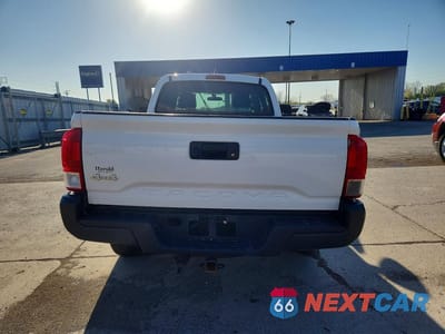 Zdjęcie 6 z 12 samochodu: 2016 TOYOTA TACOMA SR VIN:5TFSX5EN1GX042233 - miniatura
