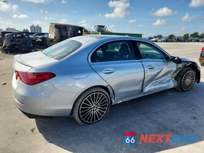 Trzecie zdjęcie samochodu z tyłu: 2026 MERCEDES-BENZ C 300 VIN:W1KAF4GB0TR313752 - miniatura