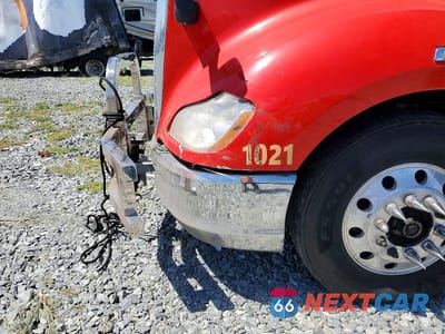 Zdjęcie 9 z 10 samochodu: 2019 KENWORTH T680 SEMI TRUCK VIN:1XKYDP9XXKJ295545 - miniatura