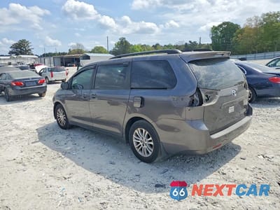 Drugie zdjęcie samochodu z przodu: 2015 TOYOTA SIENNA LE 8-PASSENGER VIN:5TDKK3DC8FS573131 - miniatura