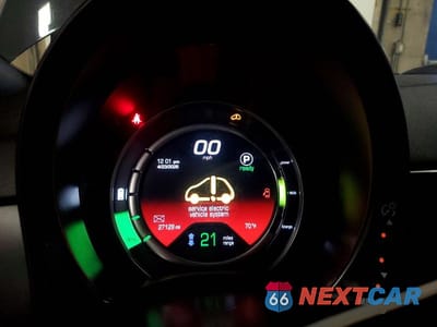 Zdjęcie 9 z 13 samochodu: 2018 FIAT 500 ELECTRIC VIN:3C3CFFGE3JT377415 - miniatura