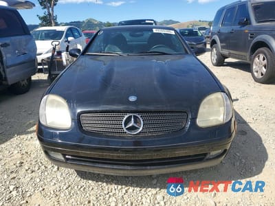 Piąte zdjęcie samochodu w środku: 1999 MERCEDES-BENZ SLK 230 KOMPRESSOR VIN:WDBKK47F2XF102913 - miniatura