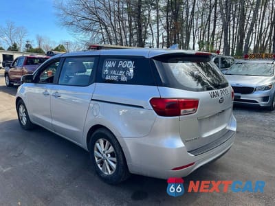 Trzecie zdjęcie samochodu z tyłu: 2016 KIA SEDONA L VIN:KNDMA5C13G6111570 - miniatura