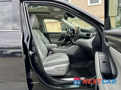 Zdjęcie 9 z 10 samochodu: 2023 TOYOTA HIGHLANDER PLATINUM VIN:5TDKDRBHXPS034006 - miniatura