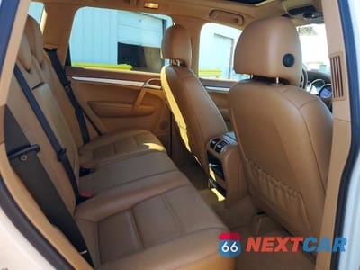 Zdjęcie 10 z 12 samochodu: 2010 PORSCHE CAYENNE S VIN:WP1AB2AP2ALA50693 - miniatura