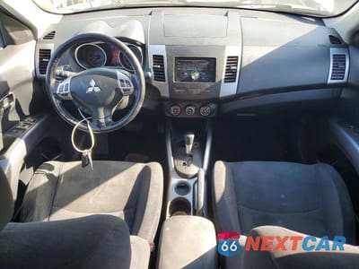 Zdjęcie 8 z 12 samochodu: 2008 MITSUBISHI OUTLANDER LS VIN:JA4MS31X98Z013811 - miniatura