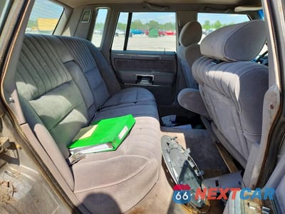 Zdjęcie 10 z 12 samochodu: 1988 LINCOLN TOWN CAR VIN:1LNBM81F9JY623243 - miniatura