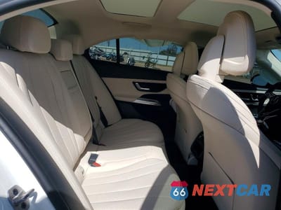 Zdjęcie 10 z 12 samochodu: 2025 MERCEDES-BENZ E 350 4MATIC VIN:W1KLF4HB0SA114298 - miniatura