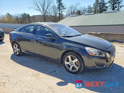 Czwarte zdjęcie samochodu z boku: 2013 VOLVO S60 T5 VIN:YV1612FHXD2200016 - miniatura