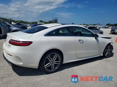 Trzecie zdjęcie samochodu z tyłu: 2019 MERCEDES-BENZ E 450 4MATIC VIN:WDD1J6JB7KF094663 - miniatura