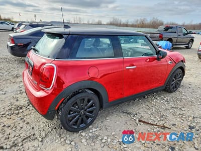 Trzecie zdjęcie samochodu z tyłu: 2021 MINI COOPER VIN:WMWXR3C02M2N39518 - miniatura