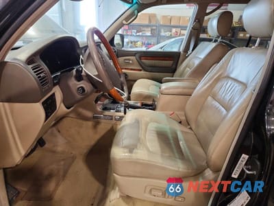 Zdjęcie 7 z 12 samochodu: 2004 LEXUS LX 470 VIN:JTJHT00W343541608 - miniatura