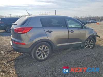 Trzecie zdjęcie samochodu z tyłu: 2016 KIA SPORTAGE LX VIN:KNDPBCAC6G7858271 - miniatura