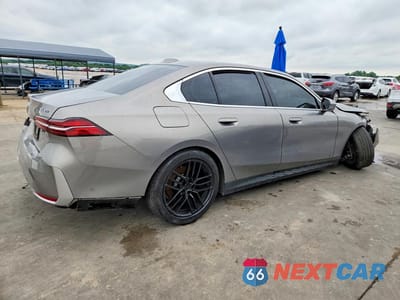 Trzecie zdjęcie samochodu z tyłu: 2024 BMW 530 I VIN:WBA43FJ0XRCS39428 - miniatura