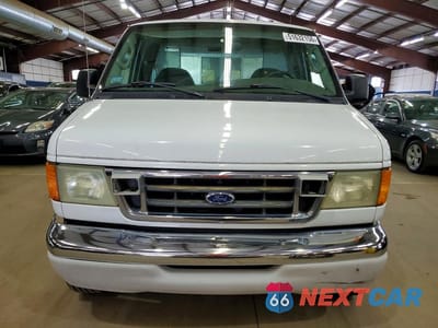 Piąte zdjęcie samochodu w środku: 2003 FORD ECONOLINE E350 SUPER DUTY VAN VIN:1FTSS34L43HB41152 - miniatura