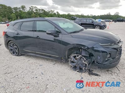 Czwarte zdjęcie samochodu z boku: 2022 CHEVROLET BLAZER RS VIN:3GNKBERS7NS232171 - miniatura