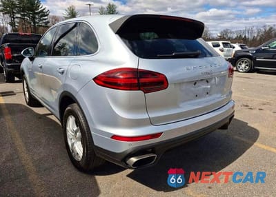 Trzecie zdjęcie samochodu z tyłu: 2016 PORSCHE CAYENNE VIN:WP1AA2A24GLA09966 - miniatura
