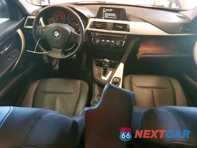 Zdjęcie 8 z 12 samochodu: 2017 BMW 320 I VIN:WBA8A9C54HK620231 - miniatura