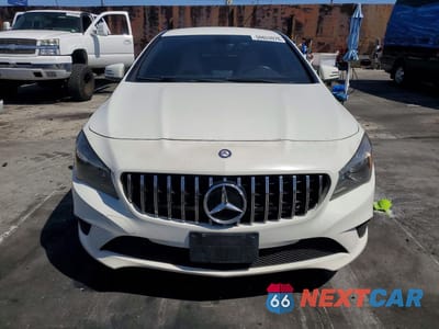 Piąte zdjęcie samochodu w środku: 2014 MERCEDES-BENZ CLA 250 VIN:WDDSJ4EB5EN119475 - miniatura