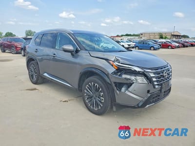 Czwarte zdjęcie samochodu z boku: 2026 NISSAN ROGUE PLATINUM VIN:JN8BT3DD1TW299681 - miniatura