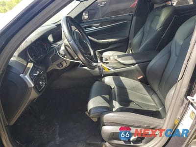 Zdjęcie 7 z 12 samochodu: 2019 BMW 530 I VIN:WBAJA5C50KWW38641 - miniatura