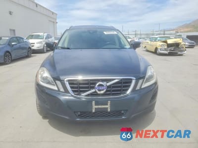 Piąte zdjęcie samochodu w środku: 2013 VOLVO XC60 T6 VIN:YV4902DZ0D2384932 - miniatura