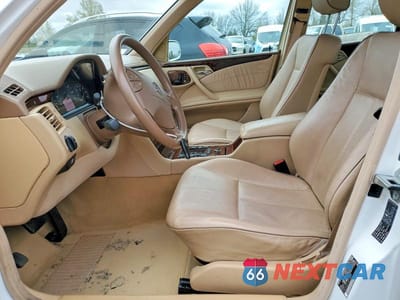 Zdjęcie 7 z 12 samochodu: 2001 MERCEDES-BENZ E 320 VIN:WDBJF65J31B259867 - miniatura