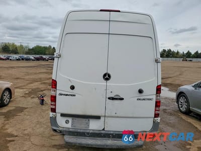 Zdjęcie 6 z 12 samochodu: 2013 MERCEDES-BENZ SPRINTER 2500 VIN:WD3PE7CC2D5726086 - miniatura