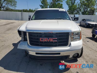 Piąte zdjęcie samochodu w środku: 2009 GMC SIERRA K2500 SLT VIN:1GTHK63699F171789 - miniatura