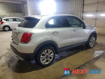 Trzecie zdjęcie samochodu z tyłu: 2016 FIAT 500X EASY VIN:ZFBCFYBTXGP401576 - miniatura