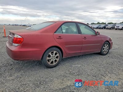 Trzecie zdjęcie samochodu z tyłu: 2005 TOYOTA CAMRY XLE V6 VIN:JTDBF30K150161815 - miniatura