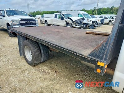 Zdjęcie 10 z 12 samochodu: 2013 FORD F350 SUPER DUTY FLATBED TRUCK VIN:1FDRF3GT0DEB56468 - miniatura