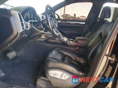 Zdjęcie 7 z 13 samochodu: 2017 PORSCHE CAYENNE VIN:WP1AA2A26HKA86152 - miniatura
