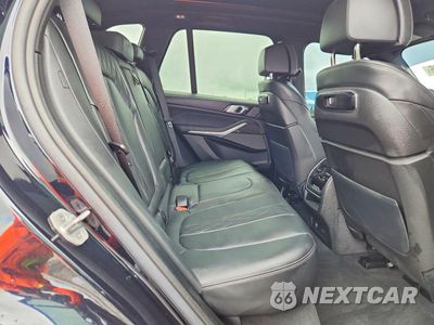 Zdjęcie 10 z 13 samochodu: 2025 BMW X5 M60I VIN:5UX33EU04S9Y07601 - miniatura