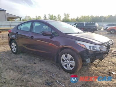Czwarte zdjęcie samochodu z boku: 2017 KIA FORTE LX VIN:3KPFL4A74HE109505 - miniatura