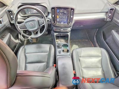 Zdjęcie 8 z 13 samochodu: 2019 VOLVO XC40 T5 MOMENTUM VIN:YV4162UK0K2138264 - miniatura