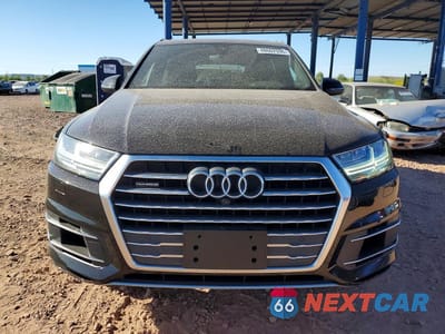 Piąte zdjęcie samochodu w środku: 2019 AUDI Q7 PREMIUM PLUS VIN:WA1LAAF70KD031050 - miniatura