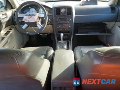 Zdjęcie 8 z 11 samochodu: 2006 CHRYSLER 300 VIN:2C3KA43R46H470483 - miniatura